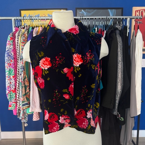 Tops - Vintage Floral Velvet Vest